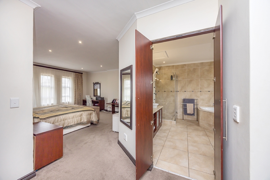5 Bedroom Property for Sale in Big Bay Western Cape
